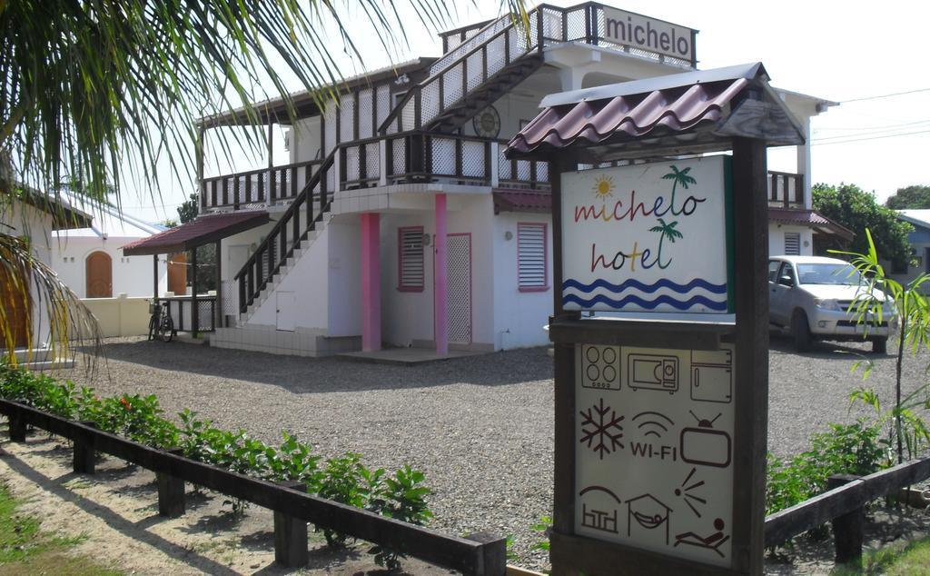 Michelo Suites Placencia Extérieur photo