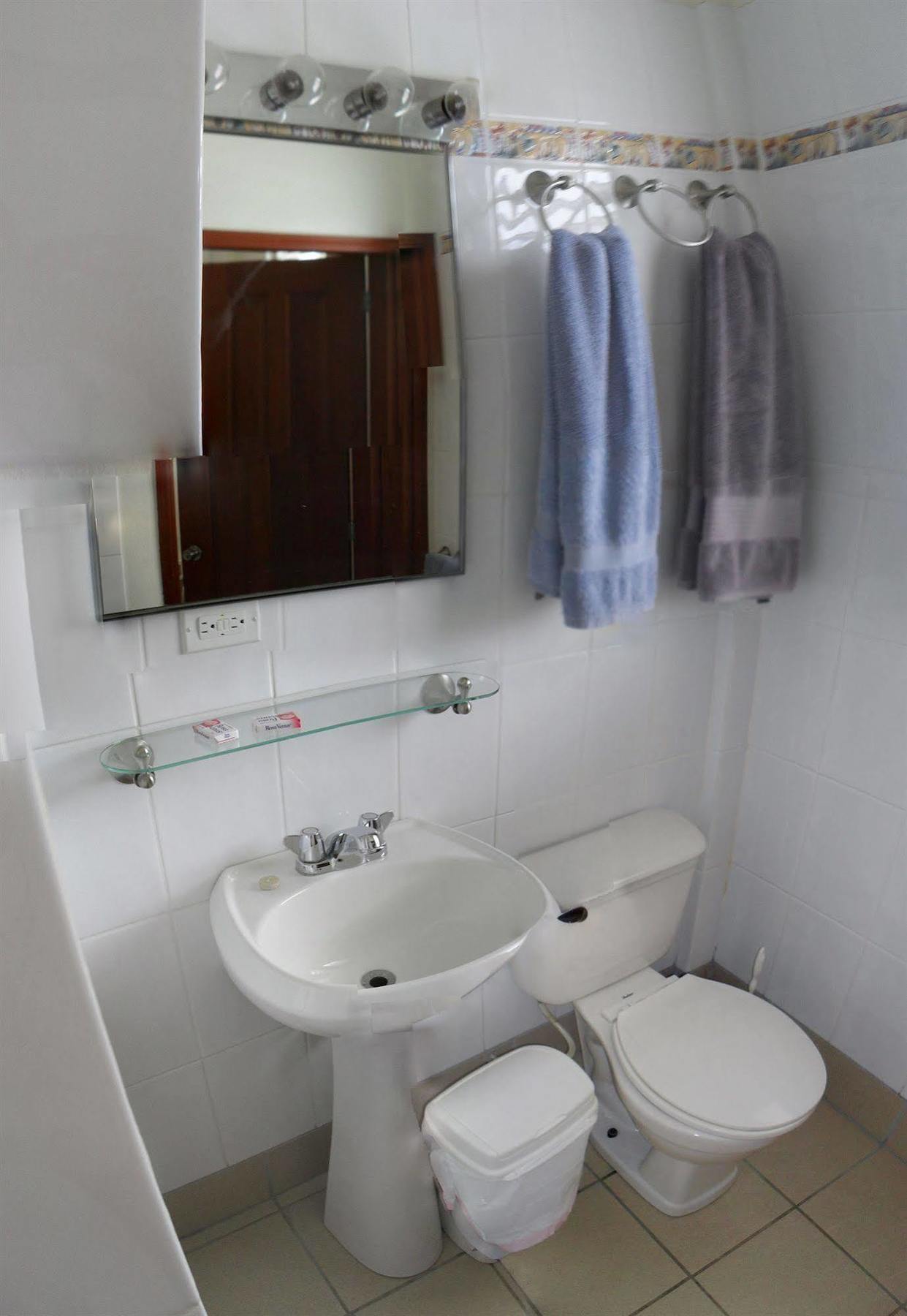 Michelo Suites Placencia Extérieur photo